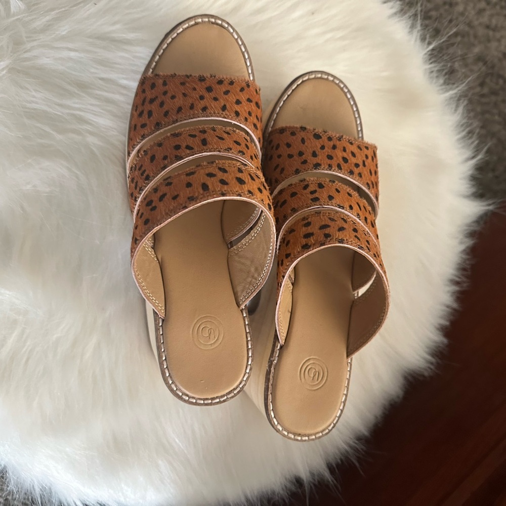 Never worn wood heeled clog